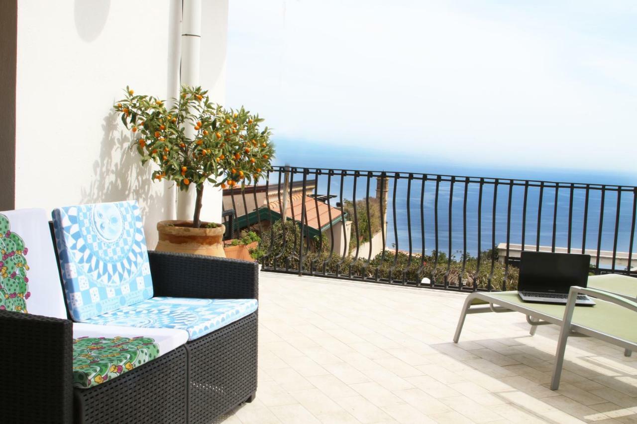 Taonasi Taormina Apartments エクステリア 写真